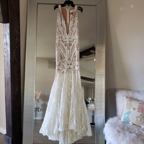 Bronx and Banco Ester V Neck Gown - Picture 6 of 13